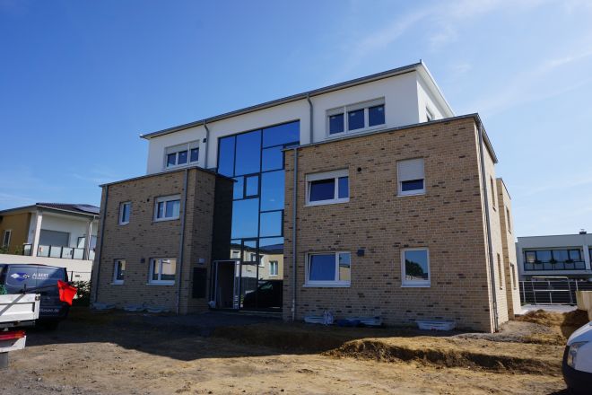 Über den Dächern von Schmachtendorf! Moderne Penthousewohnung mit Dachterrasse.