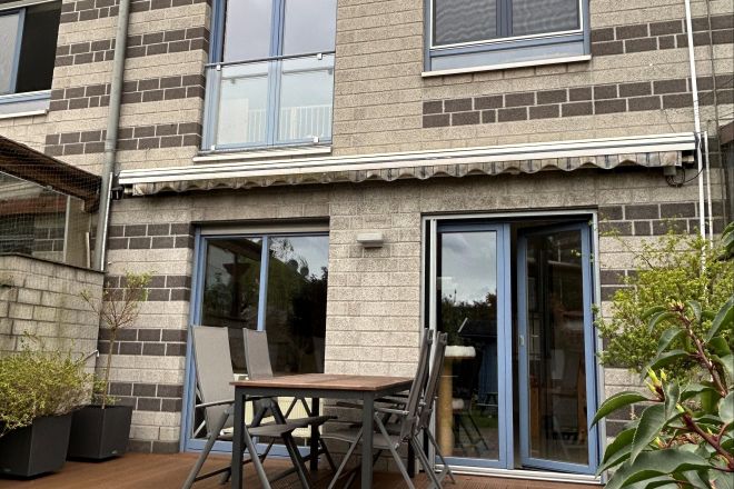 Neuwertiges Reihenmittelhaus mit Garten und PKW Stellplatz  in Oberhausen-Lirich
