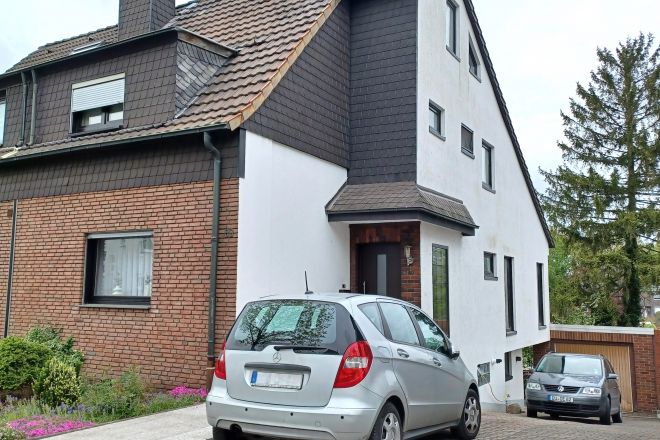 Gepflegte Doppelhaushälfte mit tollem Grundstück und viel Wohnfläche in Oberhausen Sterkrade zu verkaufen!