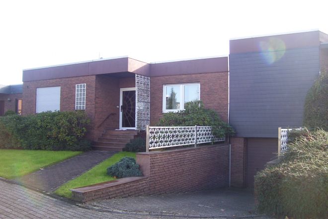 2 Bungalows! Frei! Ideal für die große Familie -- Freiberufler -- Kapitalanleger!